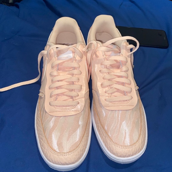 Limited edition nikes - Picture 3 of 4